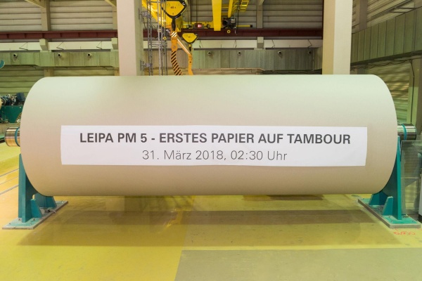 „Papier auf Tambour“ an der LEIPA PM 5